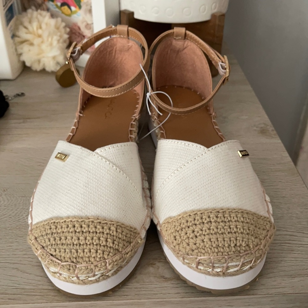 Nautical girl sandals size 3
